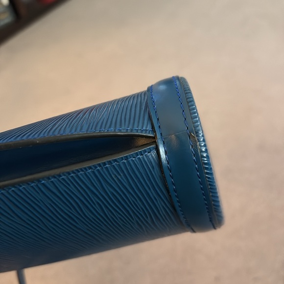 Louis Vuitton Saint Jacques Epi Bag - Picture 10 of 16